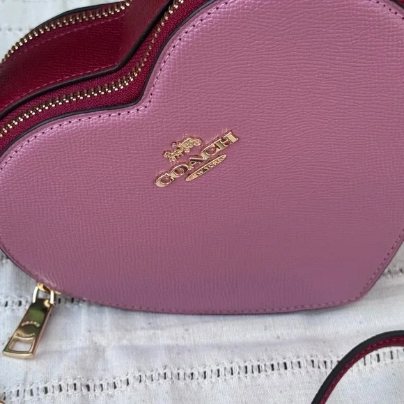 Coach RARE color block pink red HEART crossbody bag. NEW WITHOUT TAGS - Picture 7 of 16
